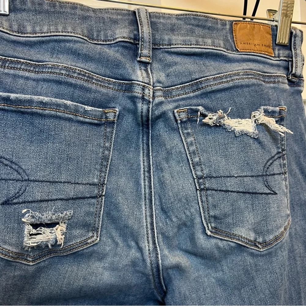 American Eagle Next Level Stretch High Rise Skinny Kicks Size 2 Reg Distressed